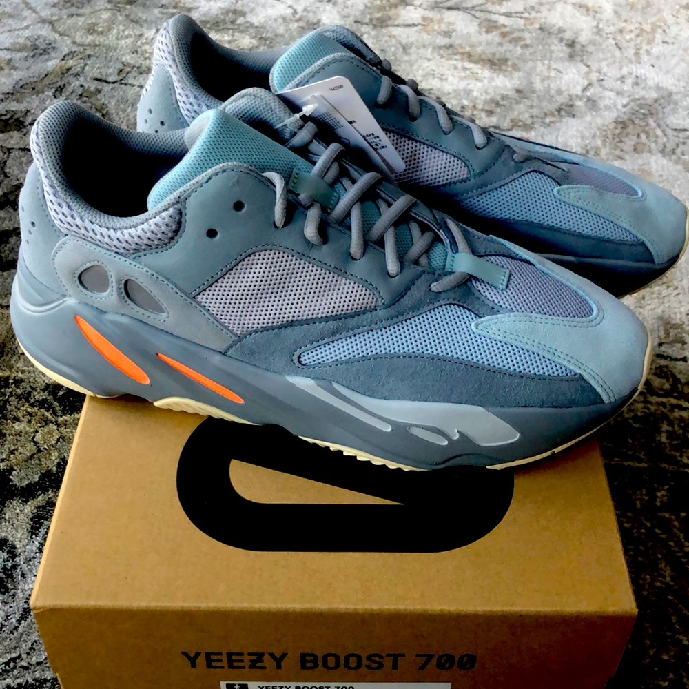 🆕👟Yeezy boost by adidas brand new - Picture 1 of 7
